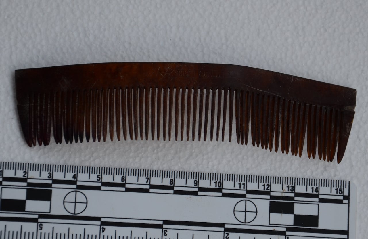 a photo of a pocket comb