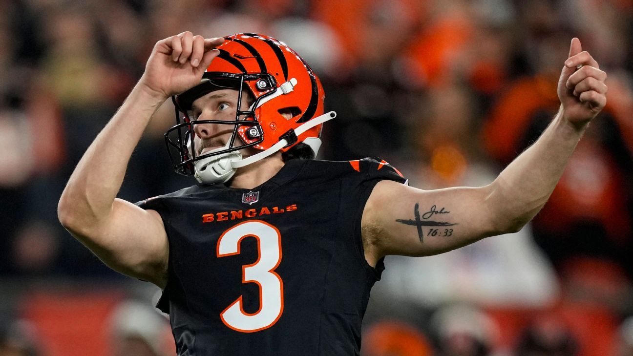 Saints release kicker Grupe, sign York over Tucker after tryout