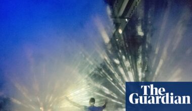 Being a famous singer raises risk of early death, researchers say | Science