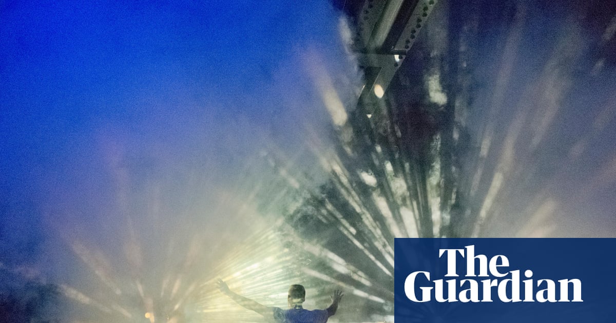 Being a famous singer raises risk of early death, researchers say | Science