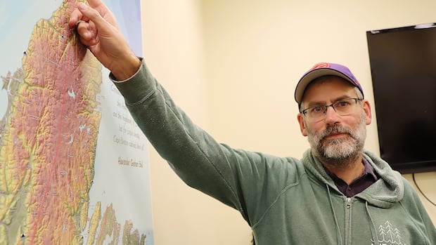 Can you see Newfoundland from Cape Breton? Online photo sparks debate