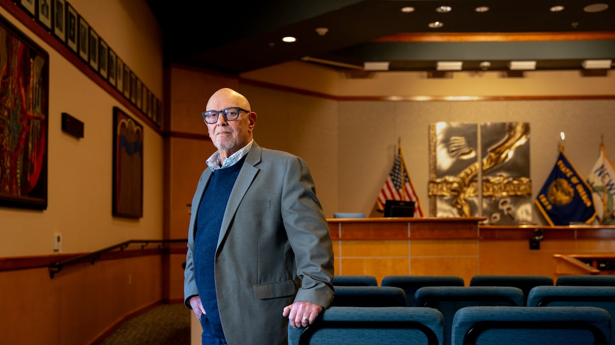 A federal defense contractor is seeking hundreds of coastal Oregon hotel rooms, city of Newport says