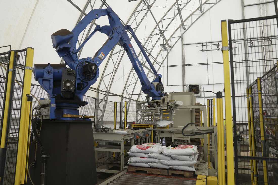 A compost facility in Staten Island, New York aims to repurpose the city's food scraps and yard waste into fertilizer.