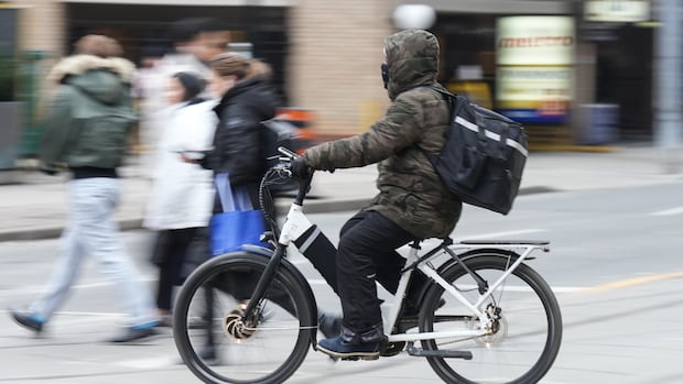 Coroner's office calls for clearer definition of e-bikes in Ontario