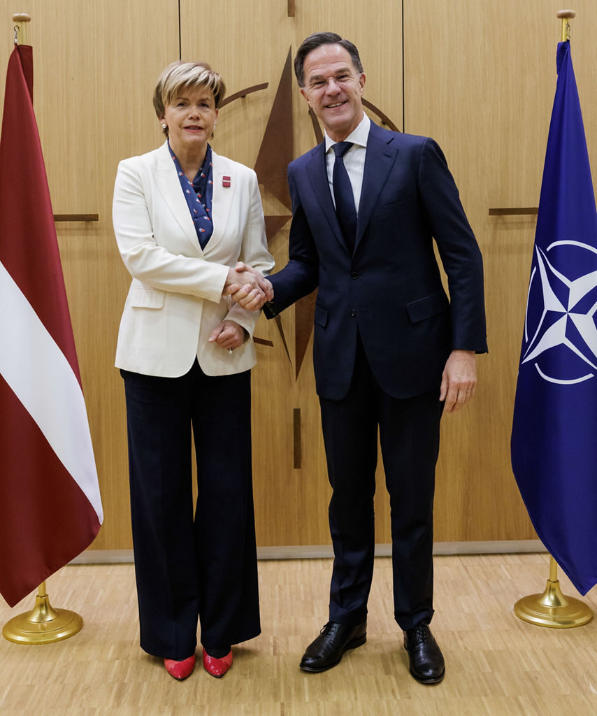 NATO Secretary General meets with the Minister of Foreign Affairs of Latvia - NATO Home Page
