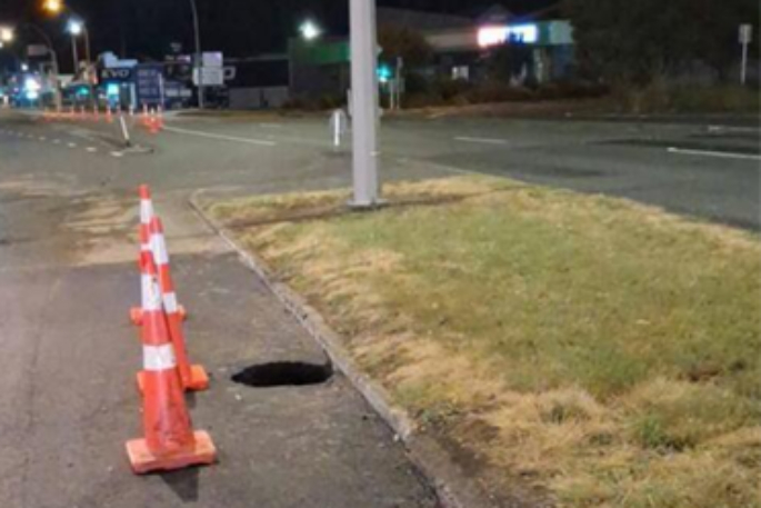 SunLive - Rotorua SH30A tomo slows traffic