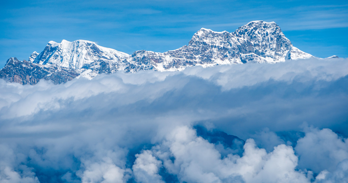 At least 2 killed and 5 missing in avalanche on Nepal mountain