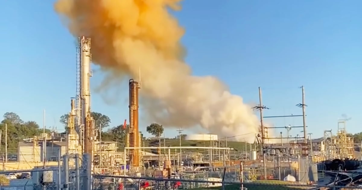 Explosion at Mississippi chemical plant causes ammonia leak and evacuations