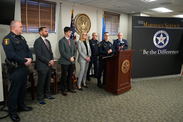 Moore Chief of Police Todd Gibson speaks as U.S. Marshals announce the capture of Anthony Lennon on Friday, Oct. 31. 