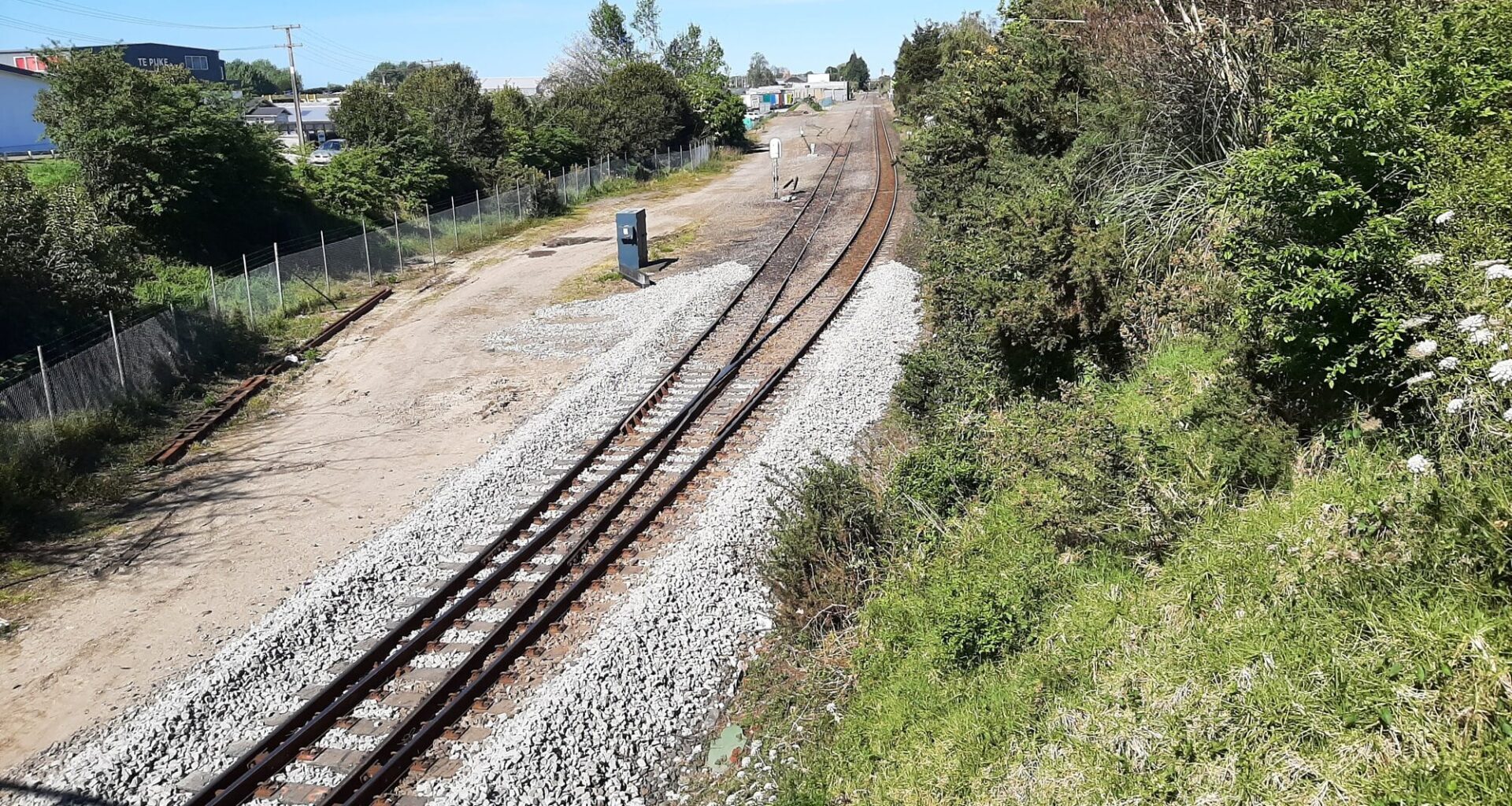 SunLive - Te Puke locals rally to spruce up railway corridor