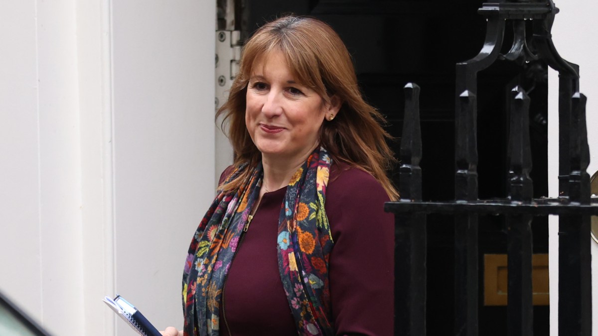 Rachel Reeves to hit 100,000 properties with mansion tax to balance books