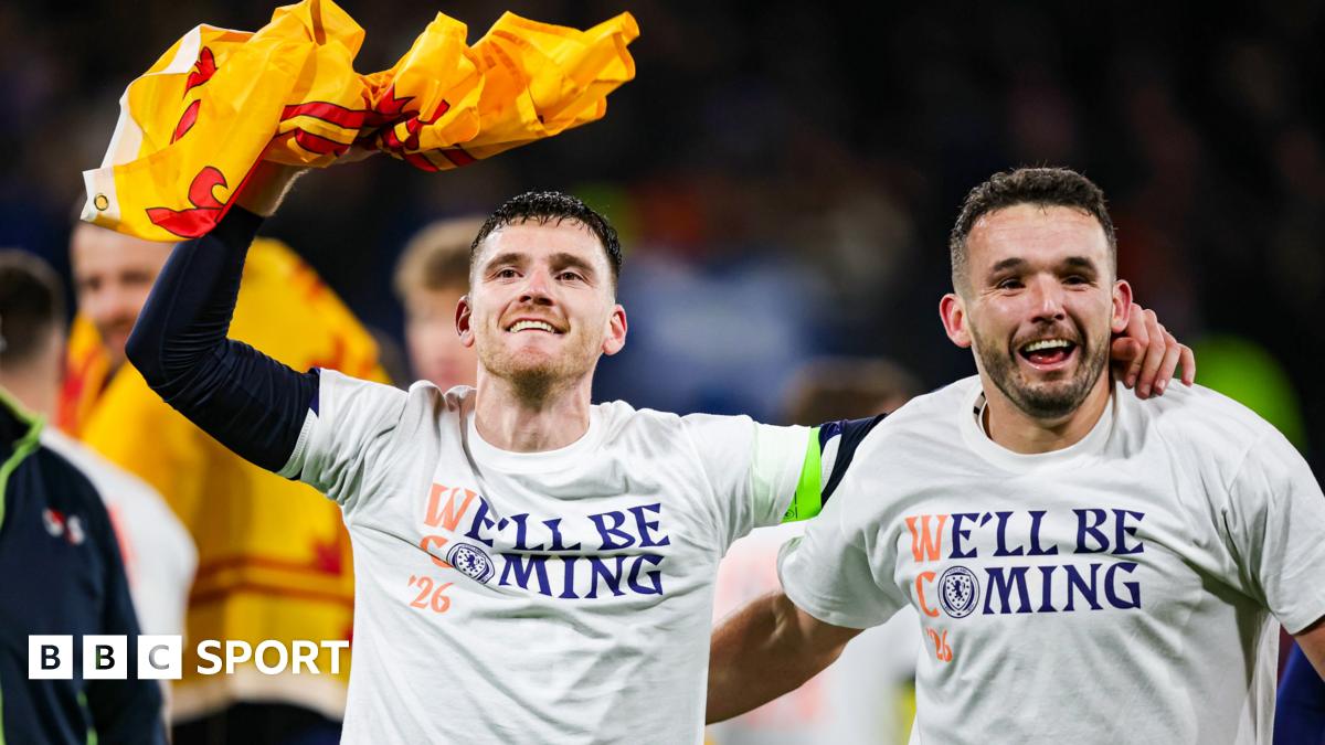Andy Robertson and John McGinn celebrate