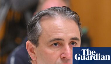 CBA boss says repaying ‘excessive fees’ to low-income customers could be seen as taking shareholder money | Commonwealth Bank