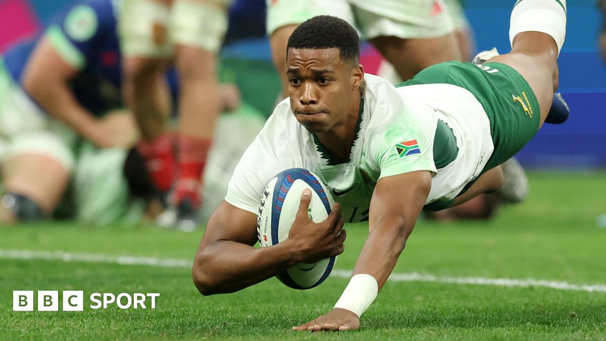 Grant Williams scores for South Africa