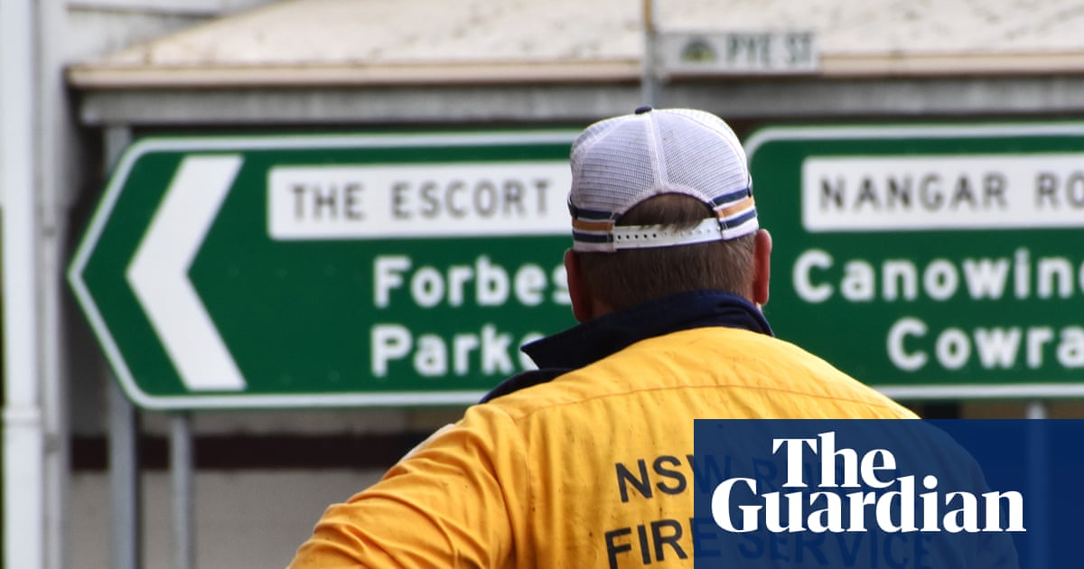 NSW schools closed as state faces worst bushfire risk in years amid extreme heat | Bushfires