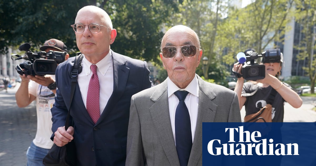 Donald Trump to pardon UK billionaire and former Tottenham owner Joe Lewis | Donald Trump