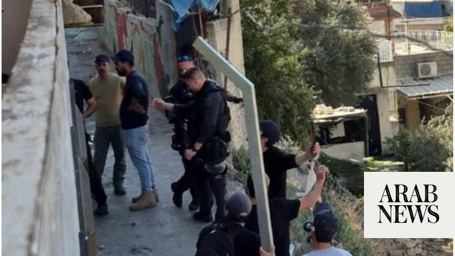 Israeli forces evict 3 Palestinian families from homes in Jerusalem