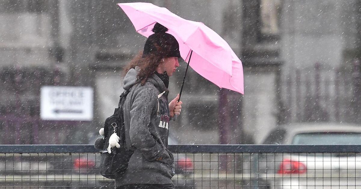 Heavy rain due in Cork and Kerry as Met Éireann issues two status yellow warnings