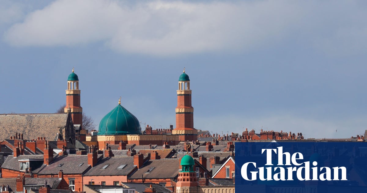Flags and Christian nationalist slogans feature in soaring attacks on UK mosques | Islamophobia