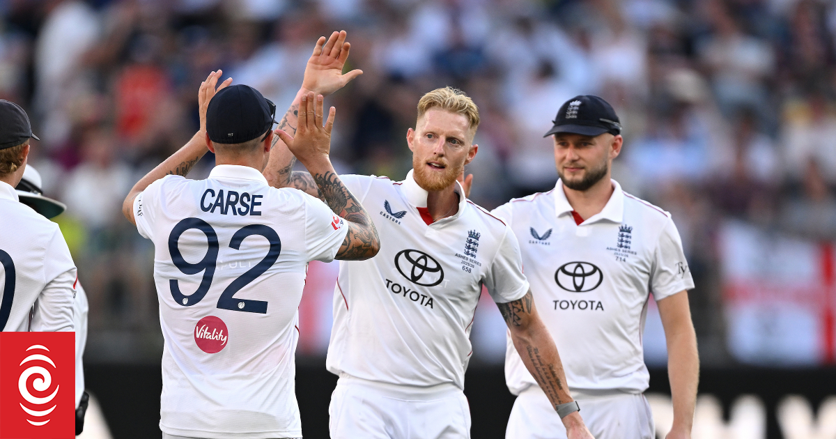 The Ashes live: Australia v England first test, day two