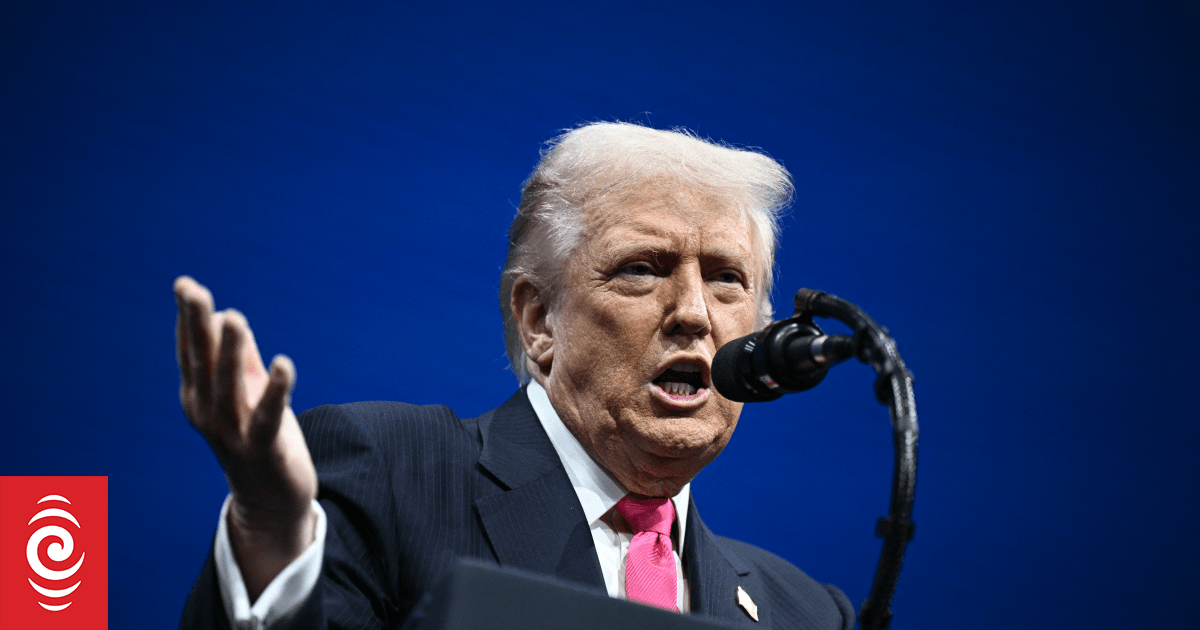 Trump admits approval rating down, except with 'smart people'