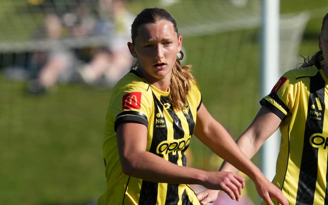 Phoenix Pia Vlok during the A-League Women - Wellington Phoenix FC v Newcastle Jets at Porirua Park, Wellington,  on the 16 November 2025. © Copyright image by Marty Melville / www.photosport.nz