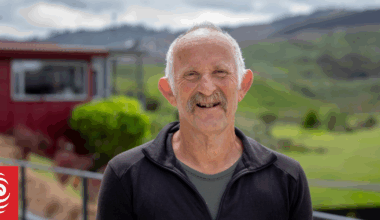 Gareth Morgan happy feral cat 'crime family' now on Predator Free 2050 hit list