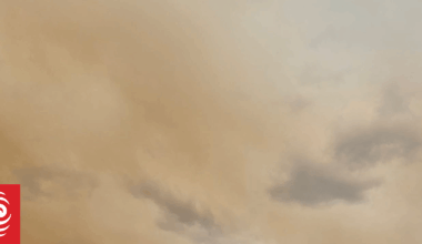 Hopes a vast fire at Tongariro won't turn the tourists away