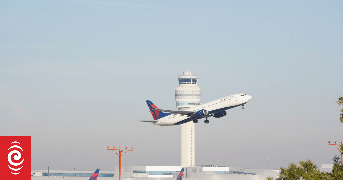 US airlines cancel 1330 flights due to government shutdown