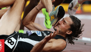 Foot on face photo of Kiwi Geordie Beamish up for award