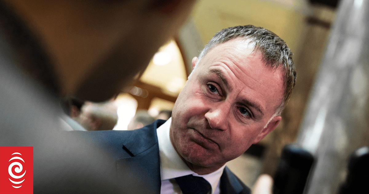 Government quietly rejects advice to set more ambitious 'net negative' emissions goal