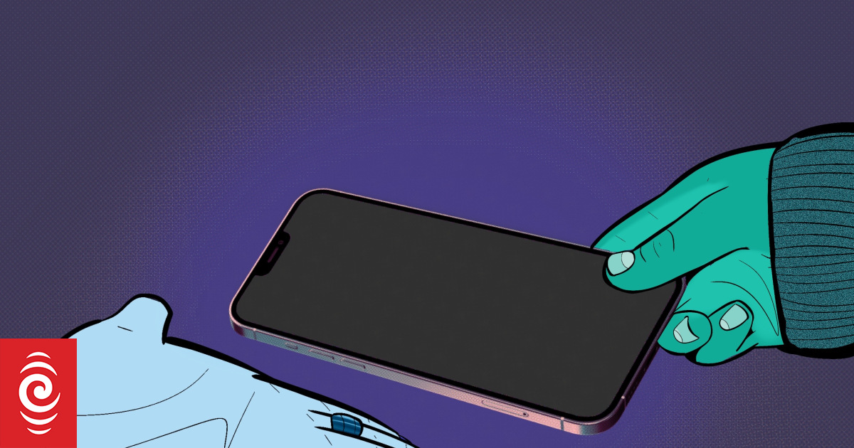 Review finds school phone ban is working, could smartwatches be next?