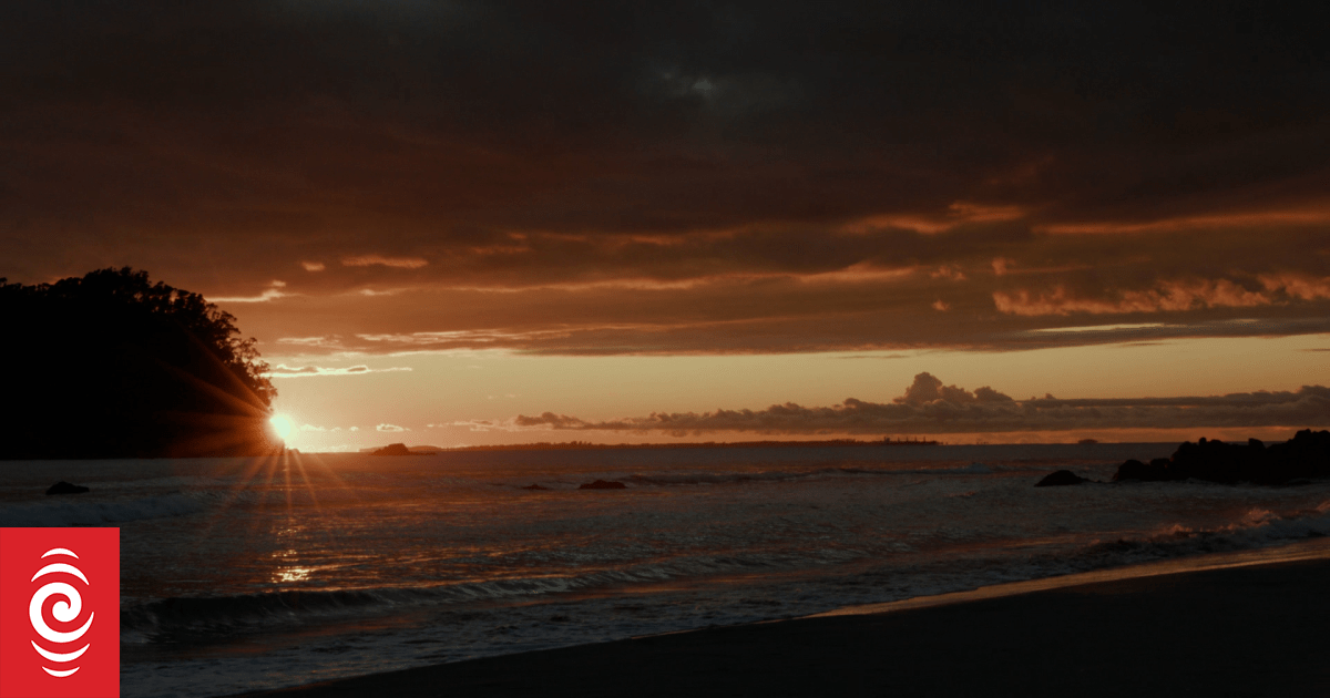 Man dies after being found unresponsive in the water at Mount Maunganui beach