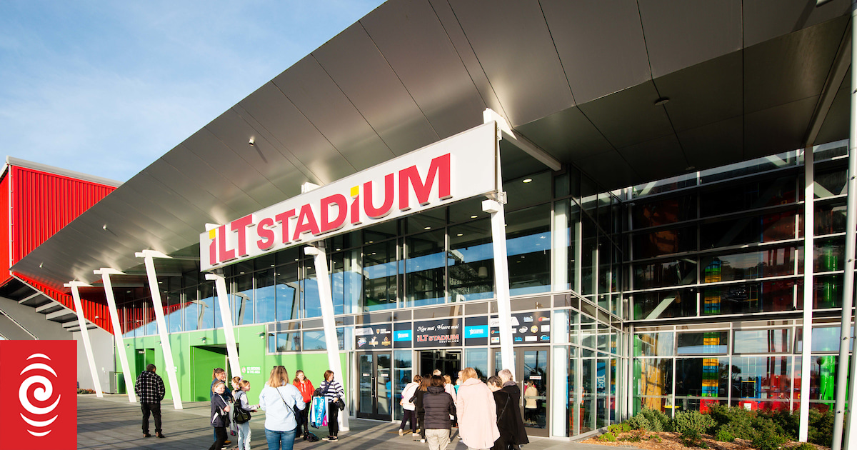 High school volleyball team in crash that left 12 injured