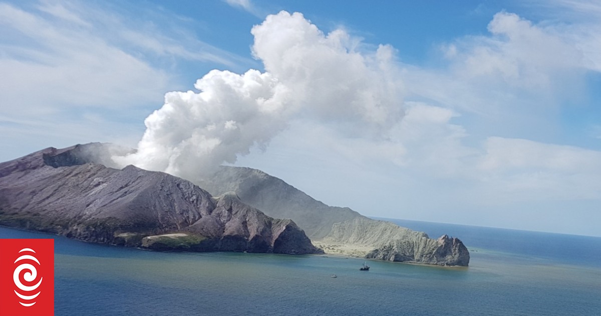 Pilot reveals chaos amid Whakaari eruption aftermath