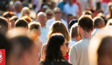 New Zealand's population growth dips by tens of thousands