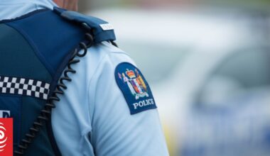 Man suffers fractured eye socket, broken nose after offering help to woman