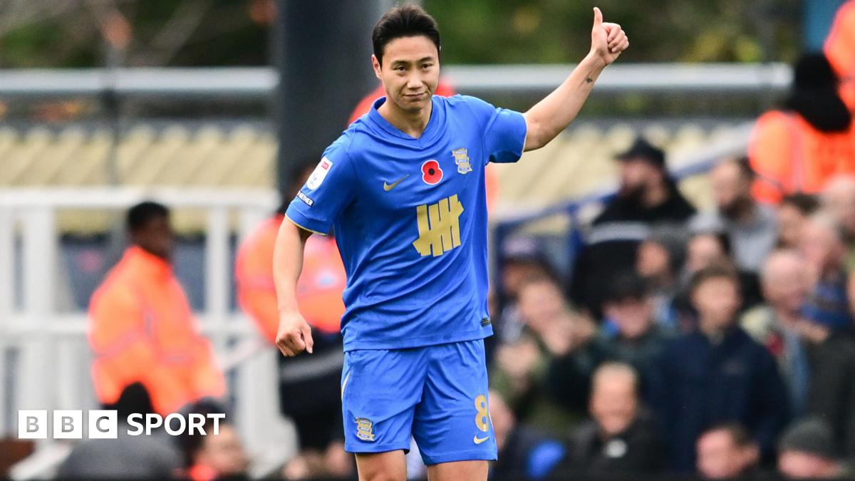 Tomoki Iwata and Keshi Anderson celebrating