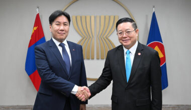 Secretary General of ASEAN meets with Ambassador of Mongolia to ASEAN