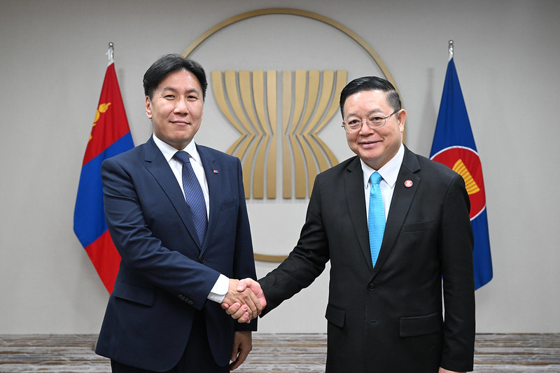 Secretary General of ASEAN meets with Ambassador of Mongolia to ASEAN