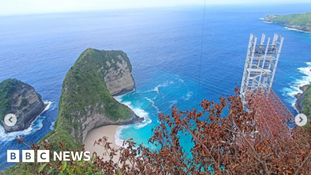 Bali halts Chinese construction of glass lift on cliffside