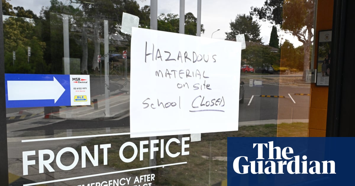Six Tasmanian schools shut over asbestos play sand fears as dozens of ACT schools to remain closed | Australian education