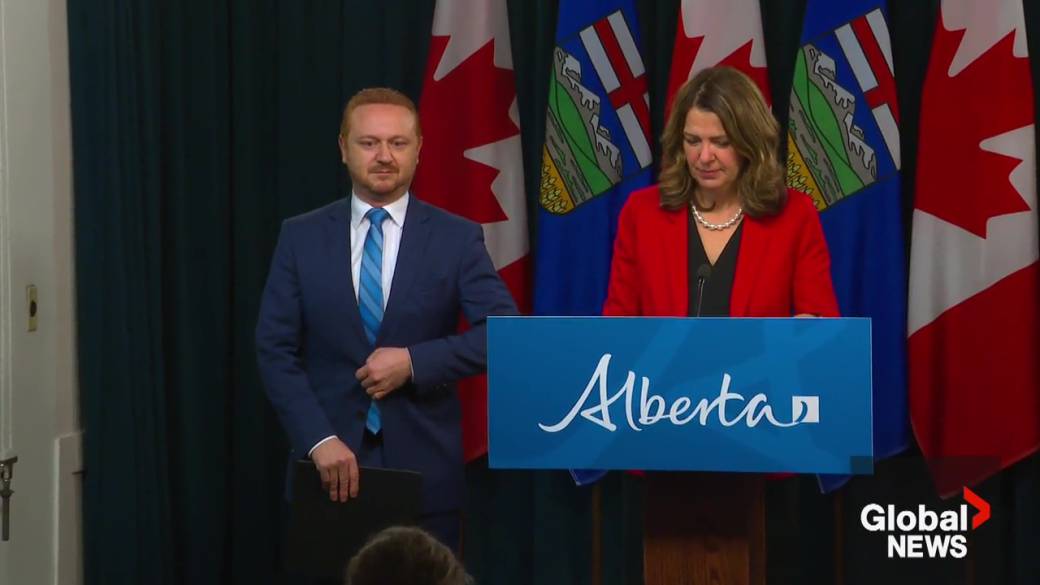 Click to play video: 'Alberta invokes notwithstanding clause again to stop court challenges of transgender laws'