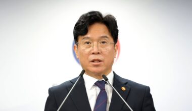 Subcontractor Unions Gain Right to Separate Negotiations, Raising Corporate Risks - 조선일보