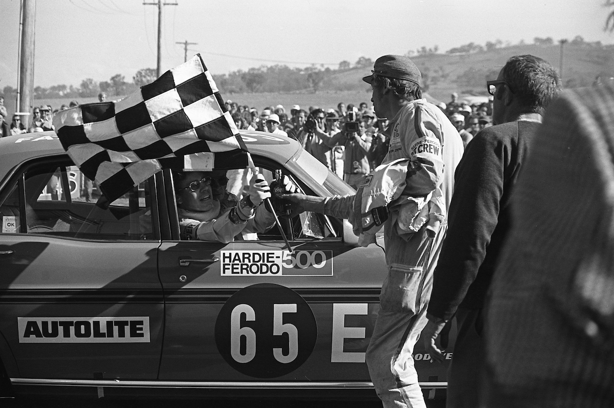 Ford, Supercars teams lead tributes for 'legendary' Allan Moffat