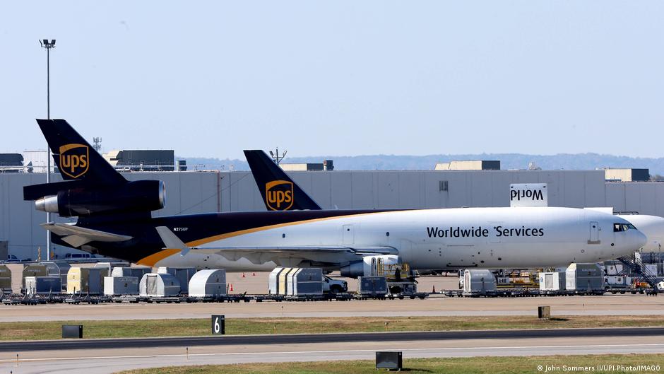 UPS, FedEx ground planes after Louisville crash – DW – 11/08/2025