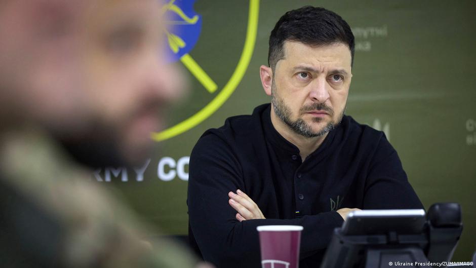 Ukraine announces energy shake-up after corruption scandal – DW – 11/15/2025