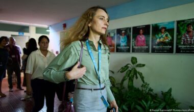 UN human rights expert urges US to lift sanctions on Cuba – DW – 11/22/2025