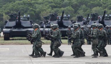 Taiwan plans extra $40 billion defense budget to deter China – DW – 11/26/2025