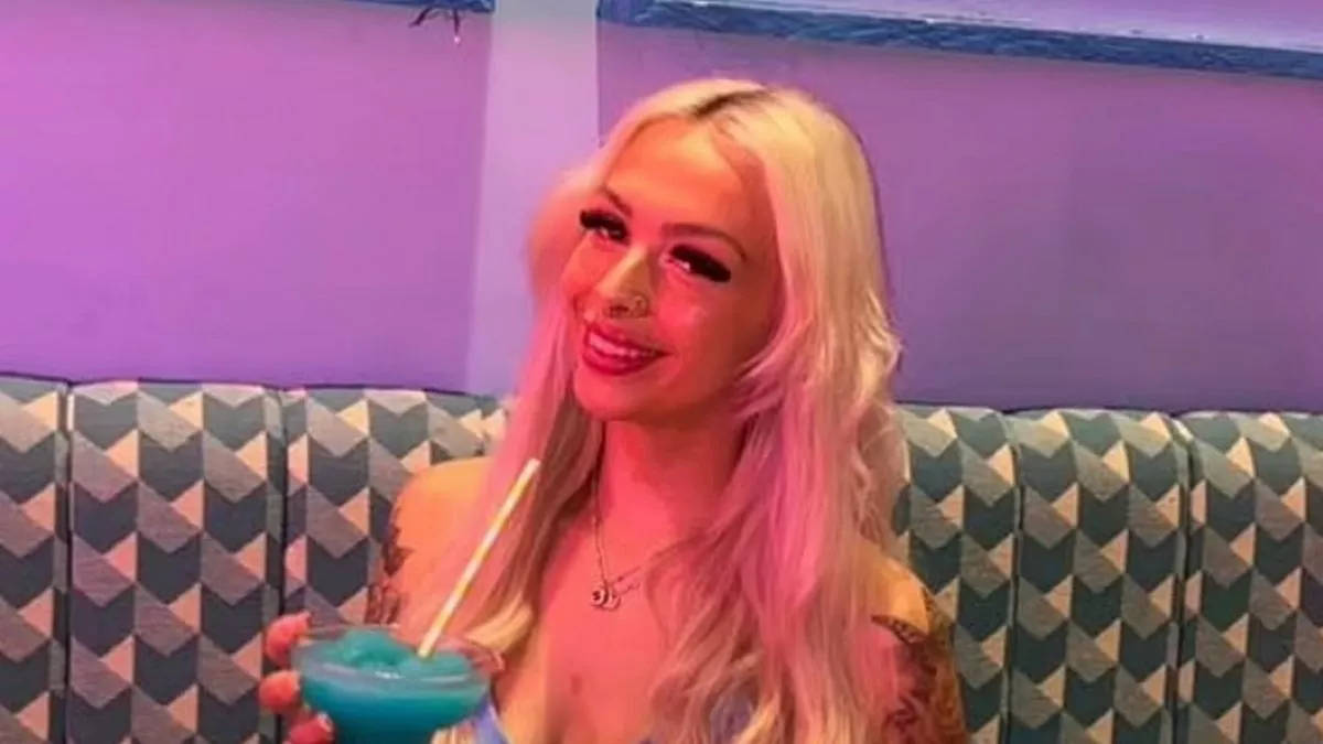 Prison officer weeps in court after being convicted of having sex with inmate in jail prayer room